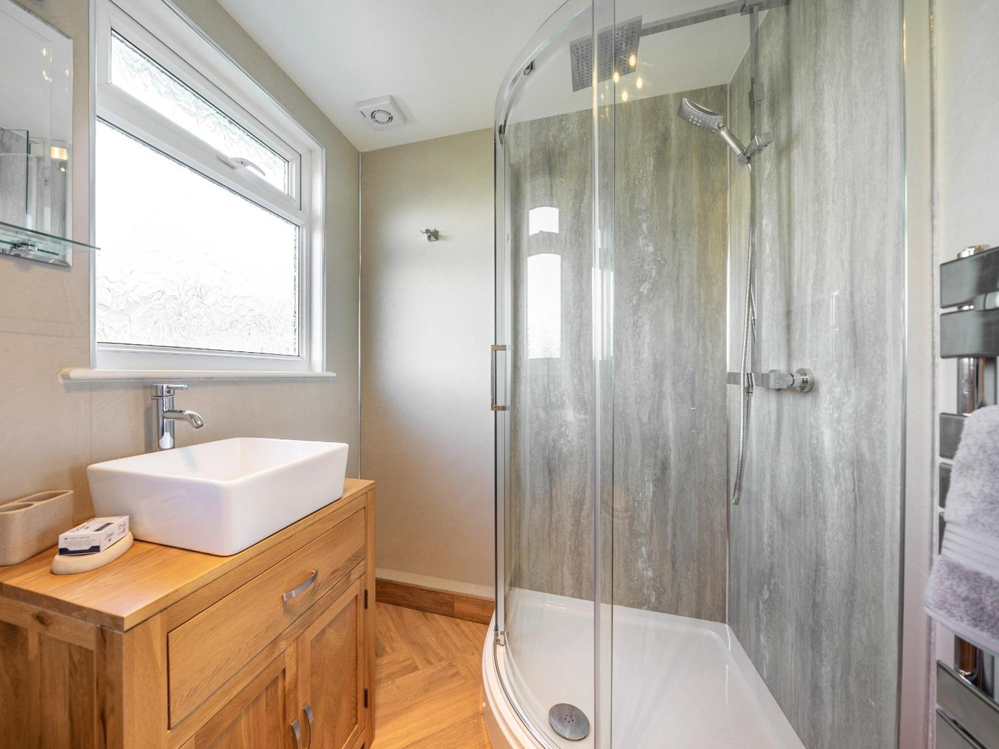 Meadowcroft Villa Bettws Disserth Bagian luar foto