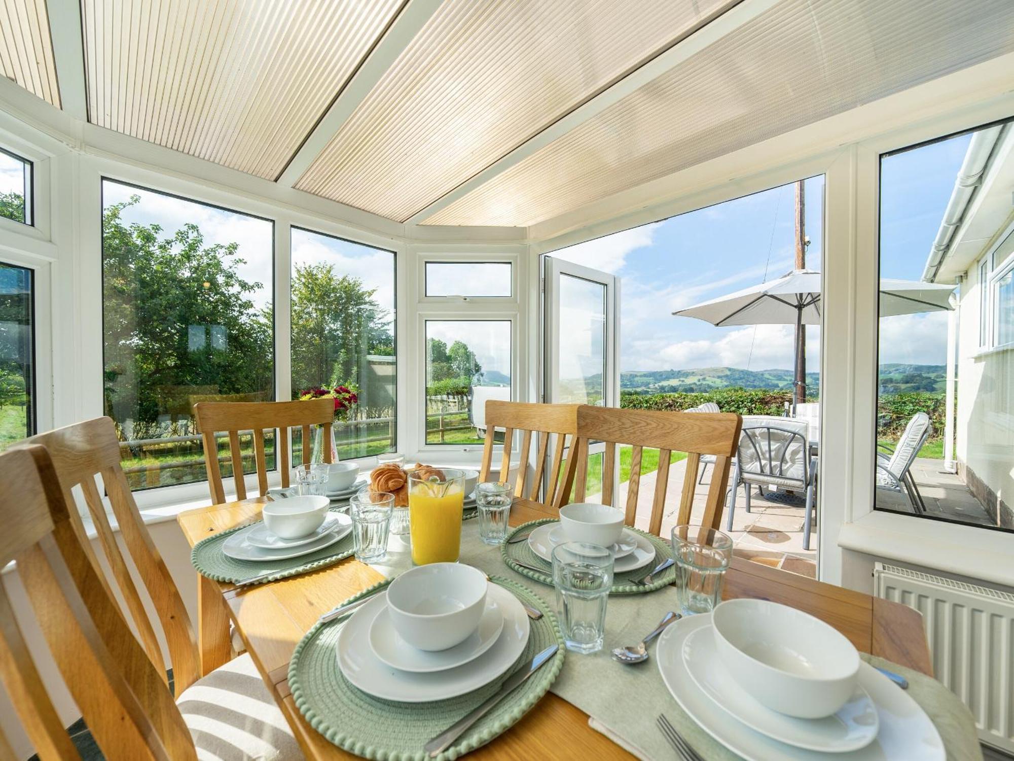 Meadowcroft Villa Bettws Disserth Bagian luar foto